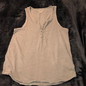 Buttoned tank top